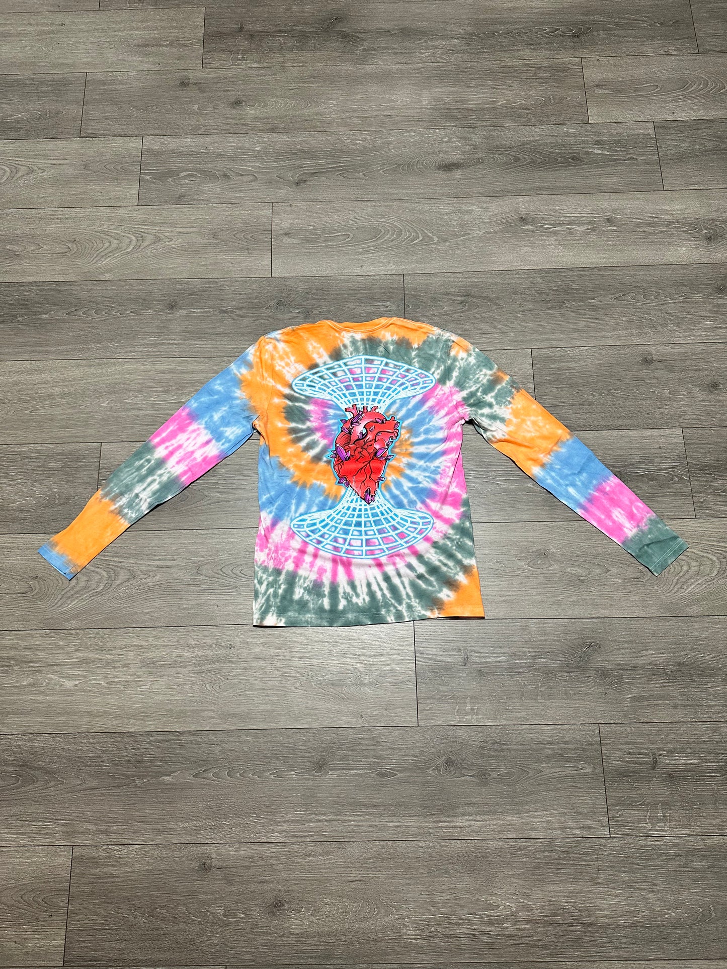 Tie Dye Corazones Iluminados Graffiti Logo Long Sleeve